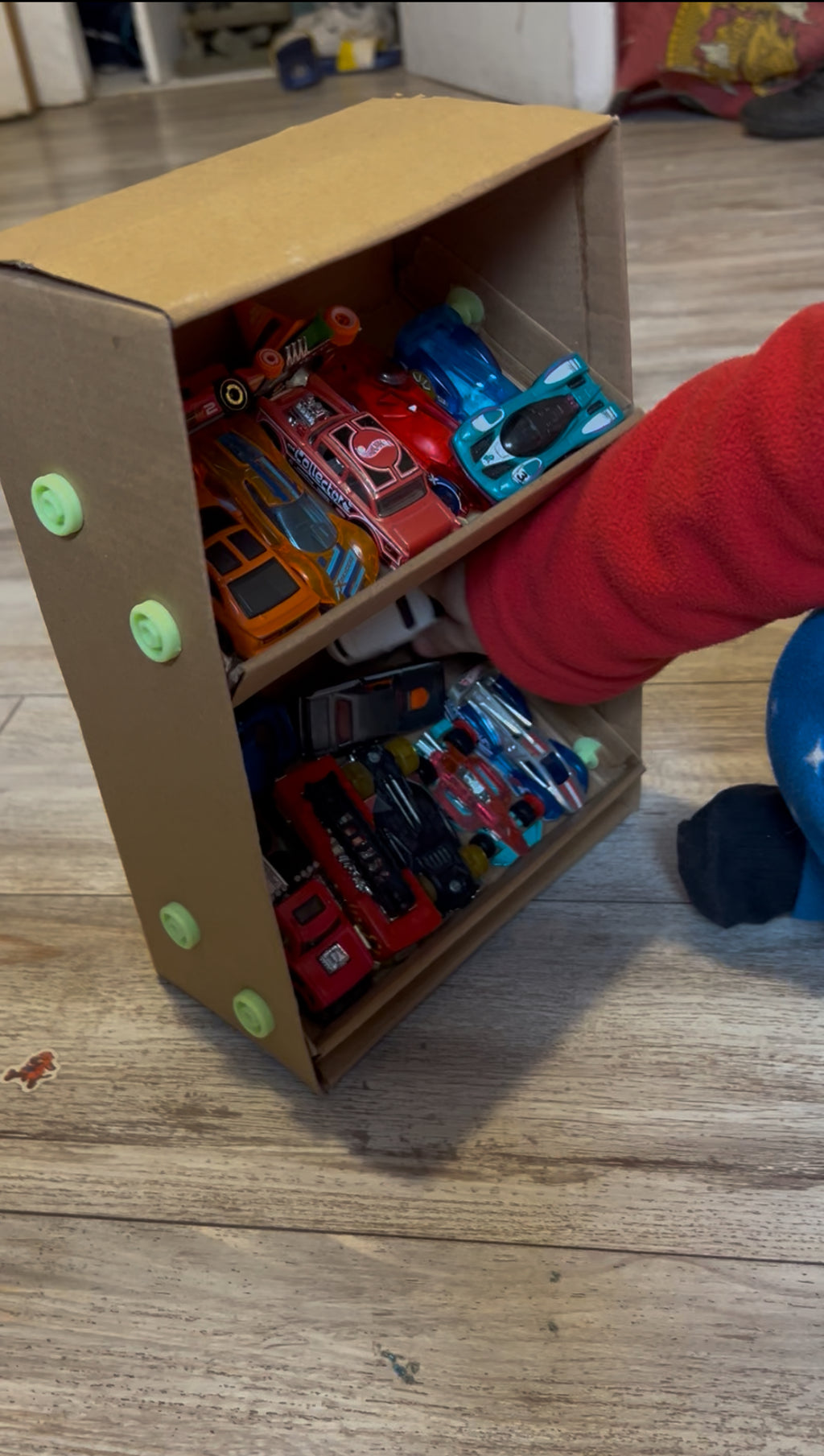 Pakumi Builder Kit - Kit de Herramientas para construir en cartón